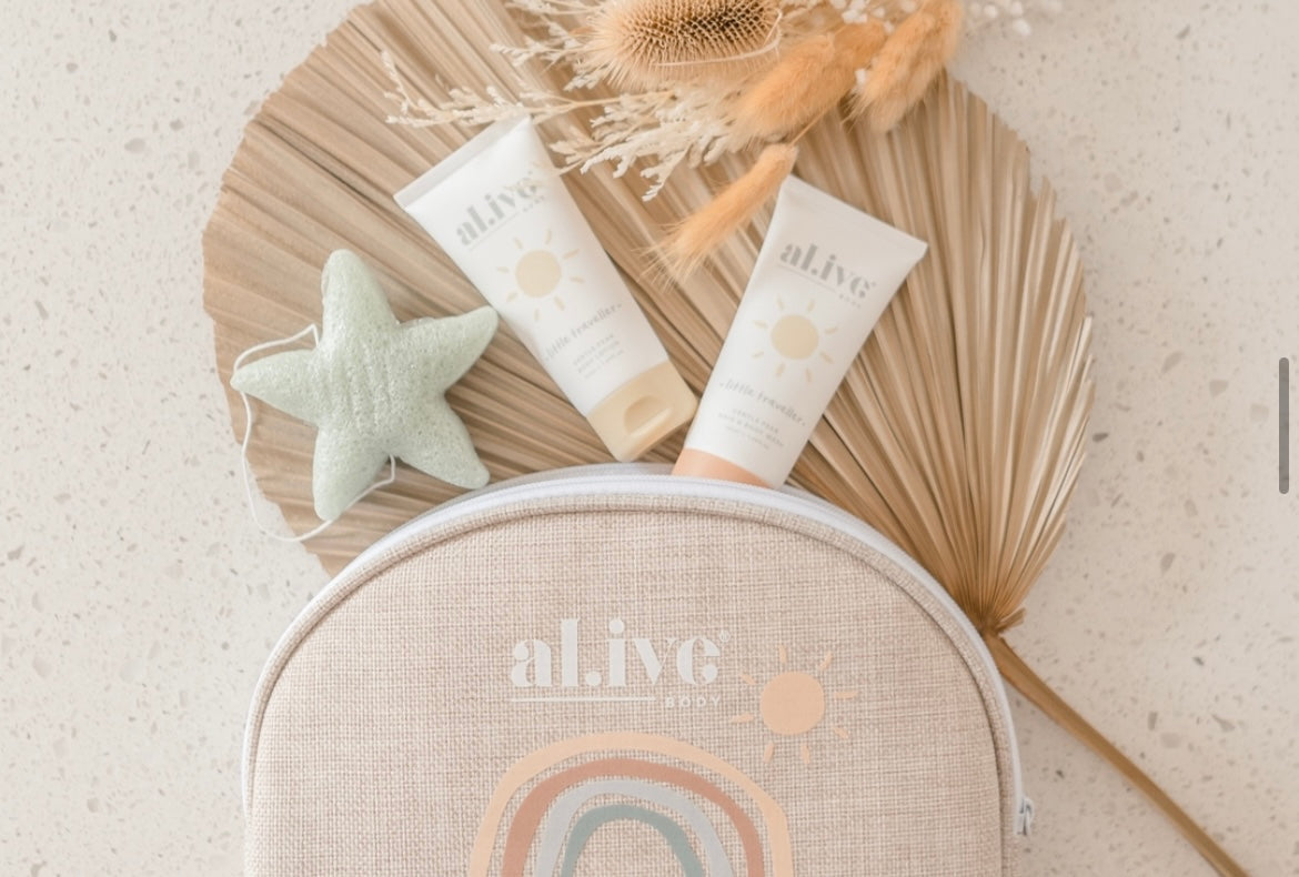 LITTLE TRAVELLER ESSENTIALS PACK